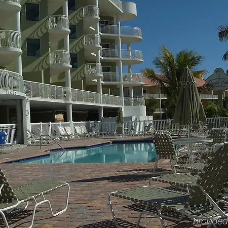 Crystal Palms Beach Resort 